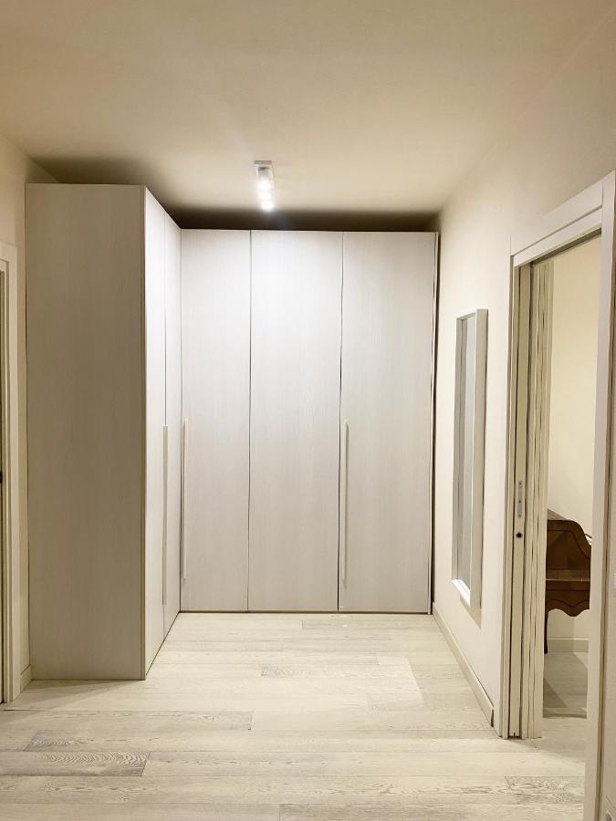 Front Beach Apartments 비아레지오 외부 사진