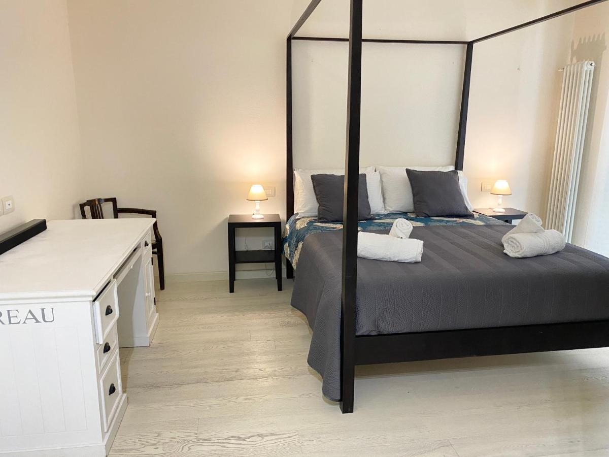 Front Beach Apartments 비아레지오 외부 사진