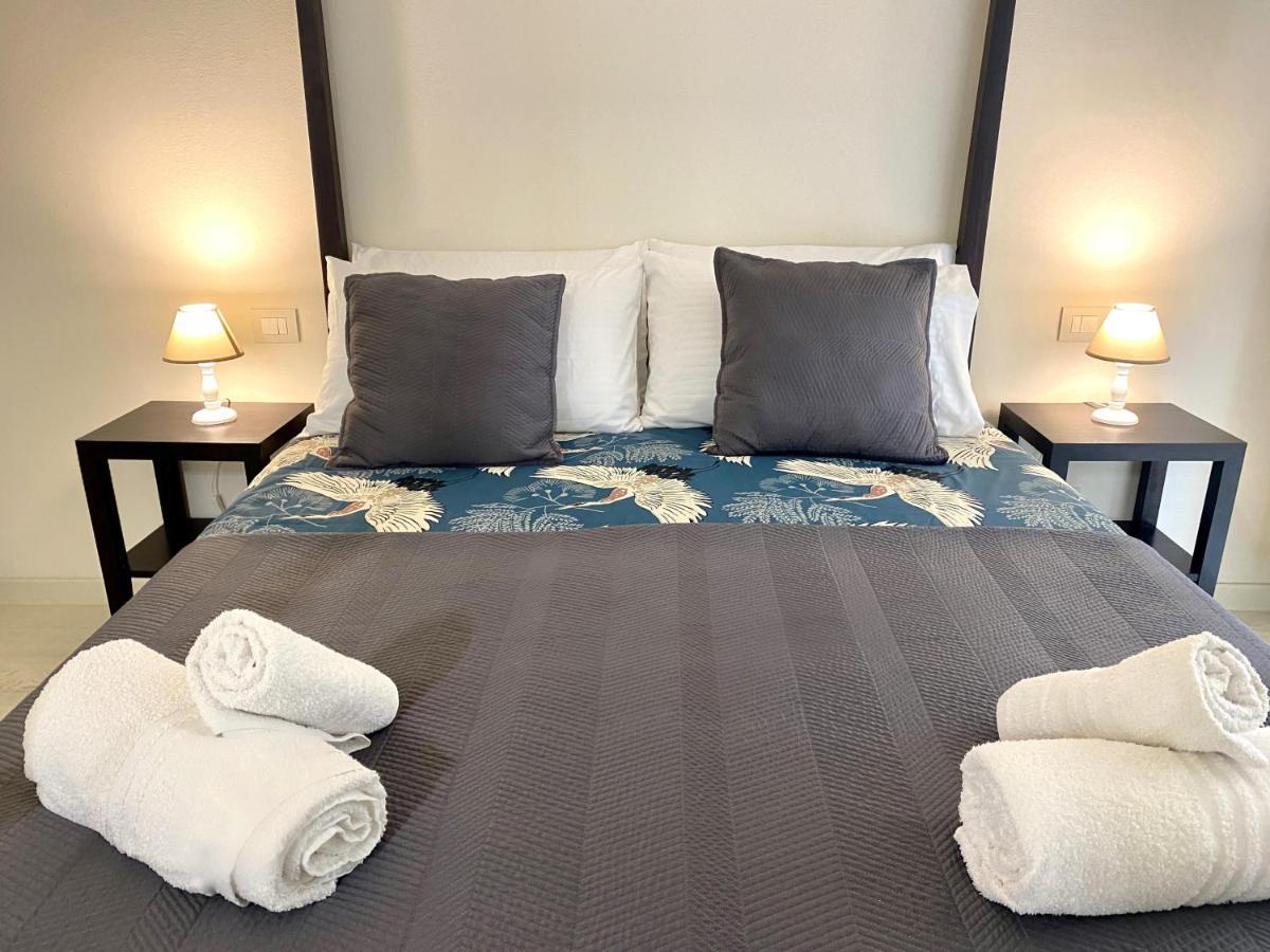 Front Beach Apartments 비아레지오 외부 사진